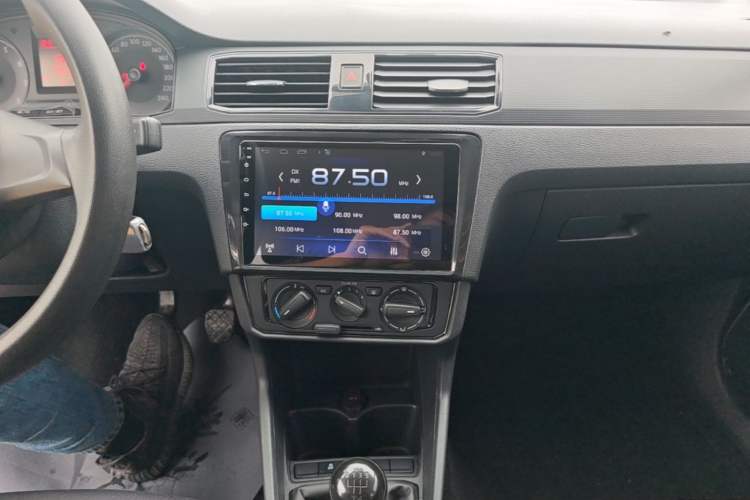 Used Volkswagen Santana 2018 1.5L Manual Fashion Edition Audio And AC Panel