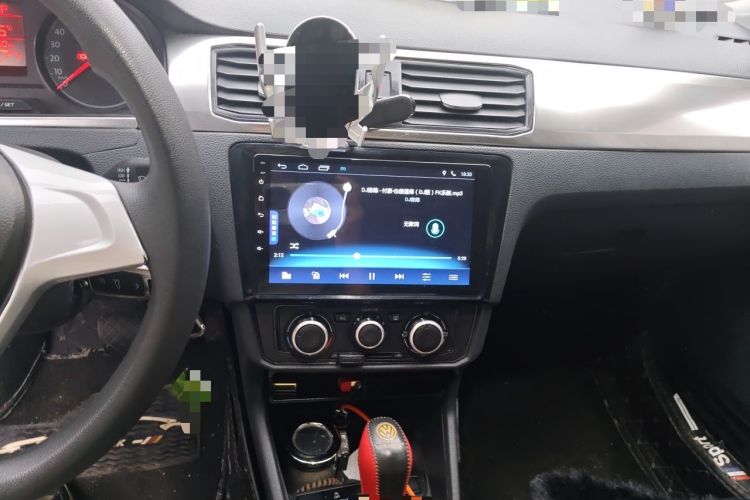 Used Volkswagen Santana 2018 1.5L Automatic Fashion Edition Audio And AC Panel