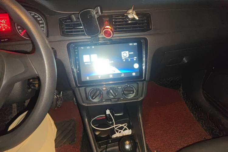 Used Volkswagen Santana 2018 1.5L Manual Fashion Edition Audio And AC Panel
