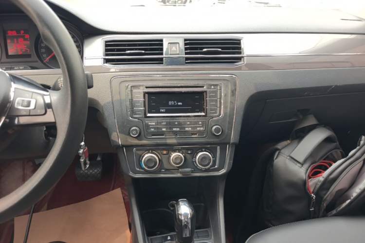 Used Volkswagen Santana 2018 1.5L Automatic Comfort Edition Audio And AC Panel