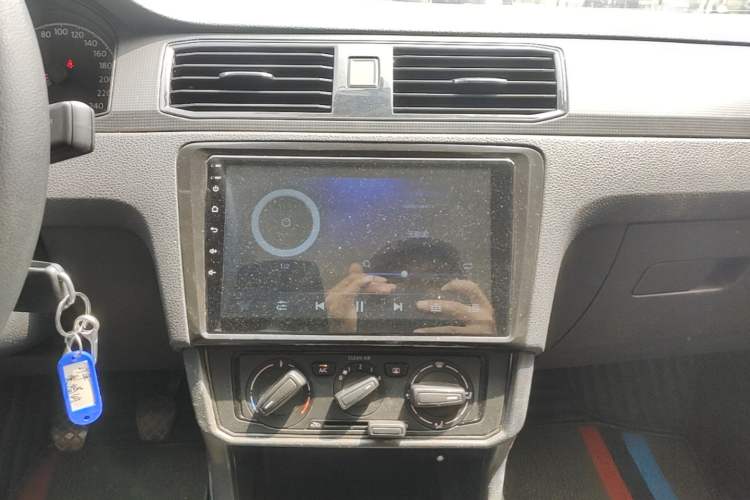 Used Volkswagen Santana 2018 1.5L Manual Fashion Edition Audio And AC Panel