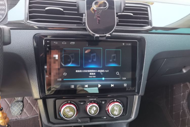Used Volkswagen Santana 2018 1.5L Manual Fashion Edition Audio And AC Panel