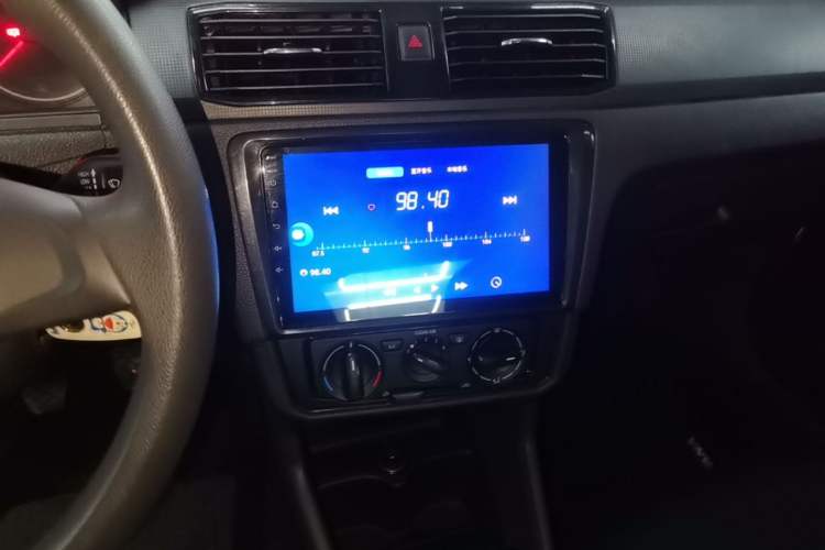 Used Volkswagen Santana 2018 1.5L Manual Fashion Edition Audio And AC Panel