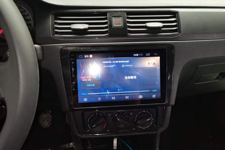 Used Volkswagen Santana 2018 1.5L Manual Fashion Edition Audio And AC Panel