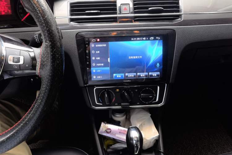Used Volkswagen Santana 2018 1.5L Automatic Comfort Edition Audio And AC Panel