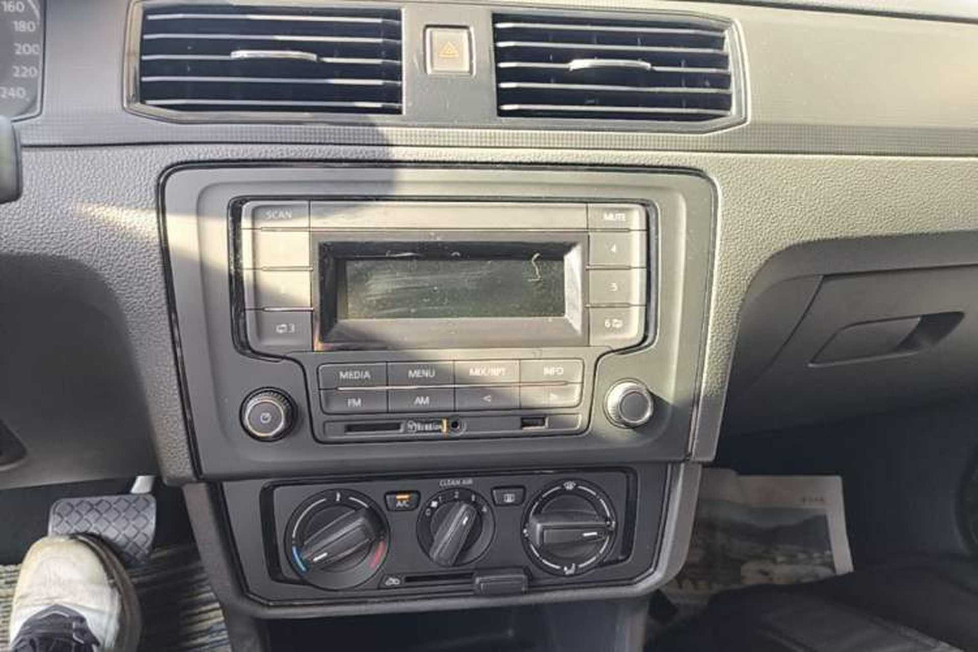 Used Volkswagen Santana 2018 1.5L Automatic Fashion Edition Audio And AC Panel