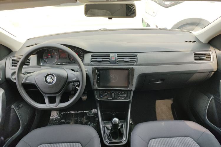 Used Volkswagen Santana 2018 1.5L Manual Fashion Edition Center Console