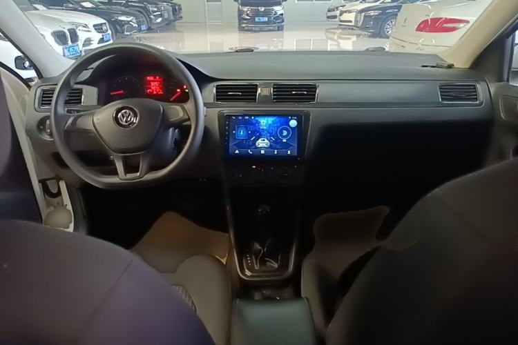 Used Volkswagen Santana 2018 1.5L Automatic Fashion Edition Center Console