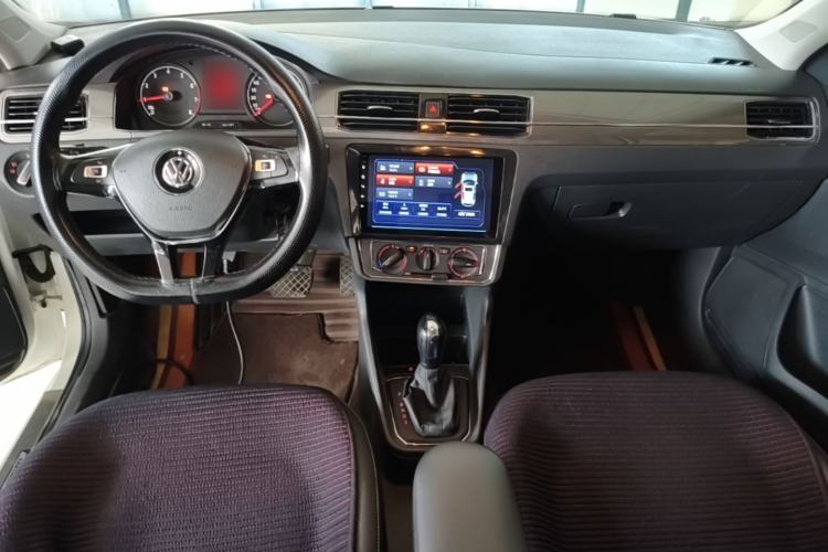 Used Volkswagen Santana 2018 1.5L Automatic Comfort Edition Center Console