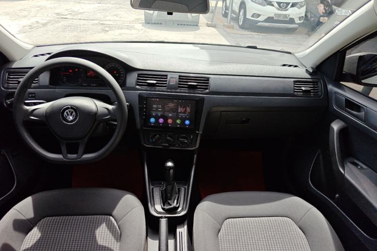 Used Volkswagen Santana 2018 1.5L Automatic Fashion Edition Center Console