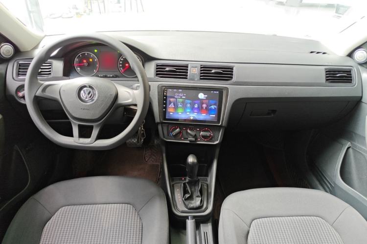 Used Volkswagen Santana 2018 1.5L Automatic Fashion Edition Center Console