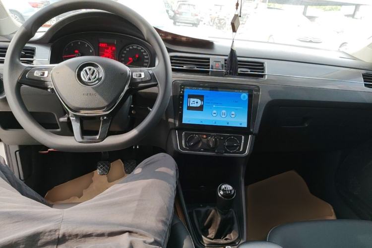 Used Volkswagen Santana 2018 1.5L Manual Comfort Edition Center Console