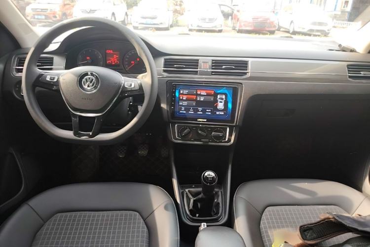 Used Volkswagen Santana 2018 1.5L Manual Comfort Edition Center Console