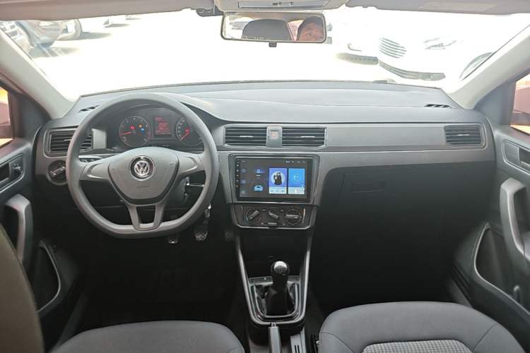 Used Volkswagen Santana 2018 1.5L Manual Fashion Edition Center Console