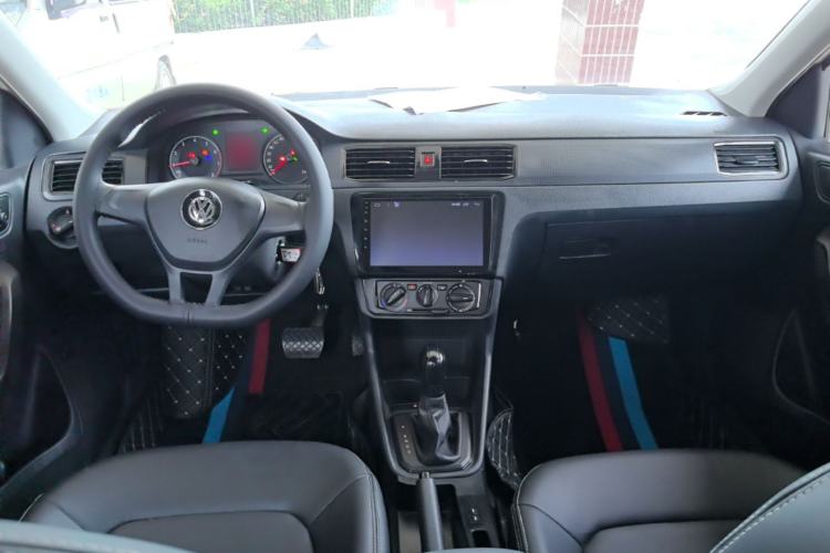 Used Volkswagen Santana 2018 1.5L Automatic Fashion Edition Center Console