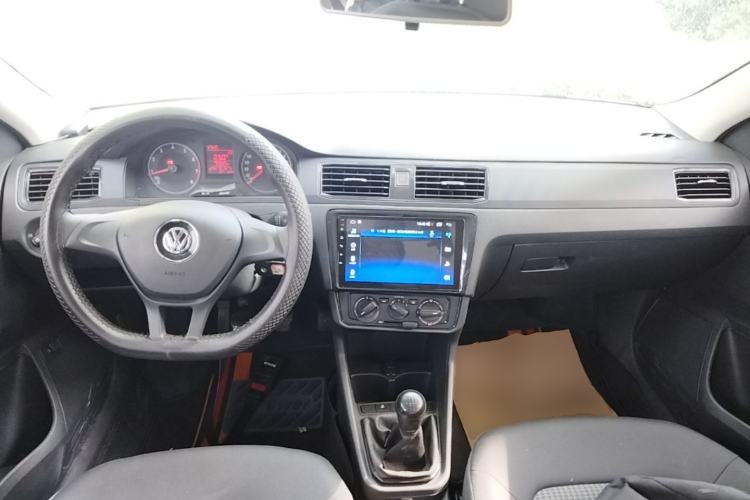 Used Volkswagen Santana 2018 1.5L Manual Fashion Edition Center Console