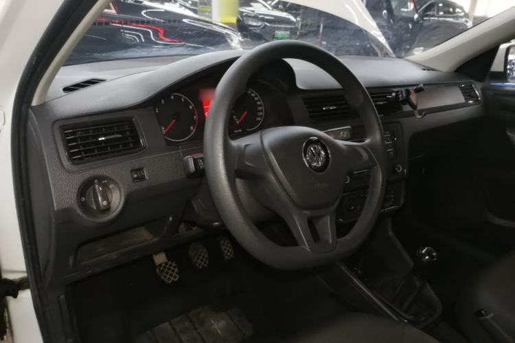 Used Volkswagen Santana 2018 1.5L Manual Fashion Edition Center Console