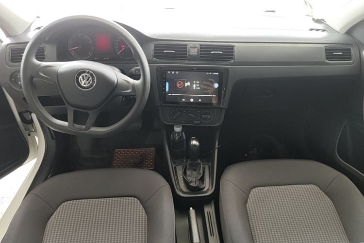 Used Volkswagen Santana 2018 1.5L Automatic Fashion Edition Center Console
