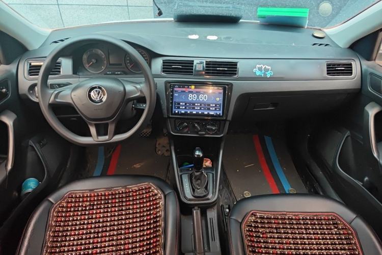 Used Volkswagen Santana 2018 1.5L Automatic Fashion Edition Center Console