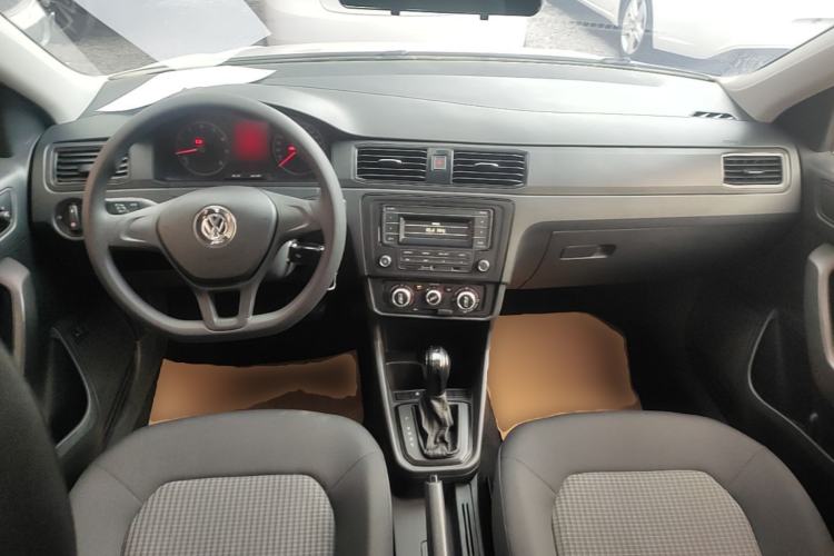 Used Volkswagen Santana 2018 1.5L Automatic Fashion Edition Center Console