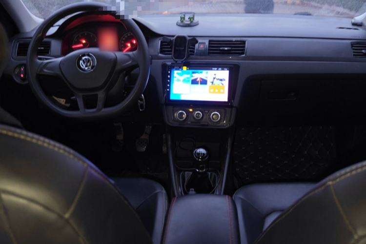 Used Volkswagen Santana 2018 1.5L Manual Fashion Edition Center Console