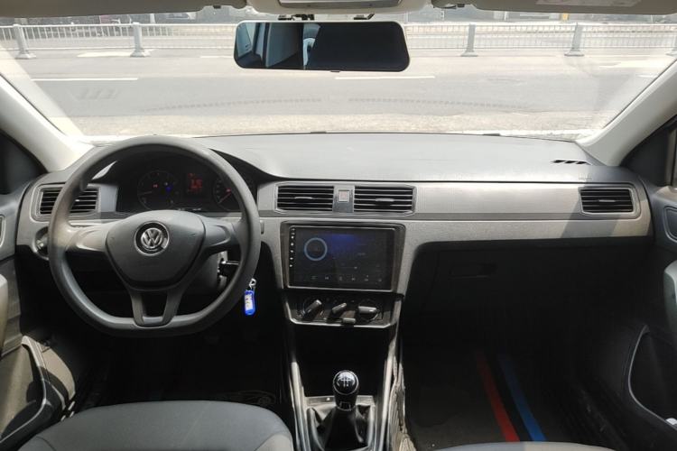 Used Volkswagen Santana 2018 1.5L Manual Fashion Edition Center Console