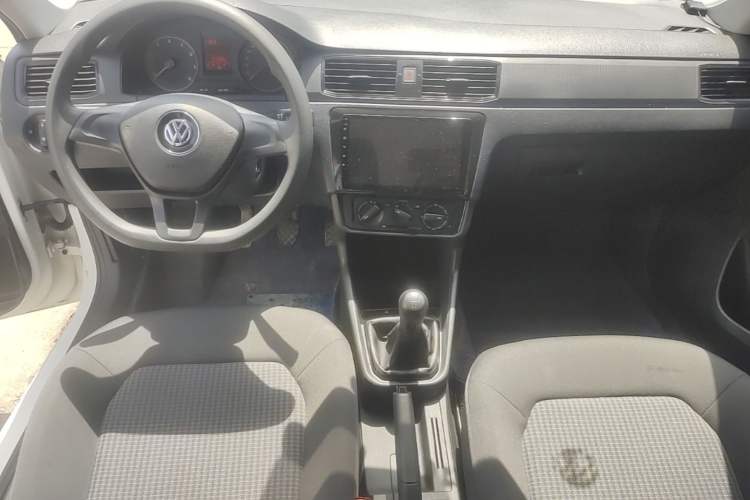 Used Volkswagen Santana 2018 1.5L Manual Fashion Edition Center Console
