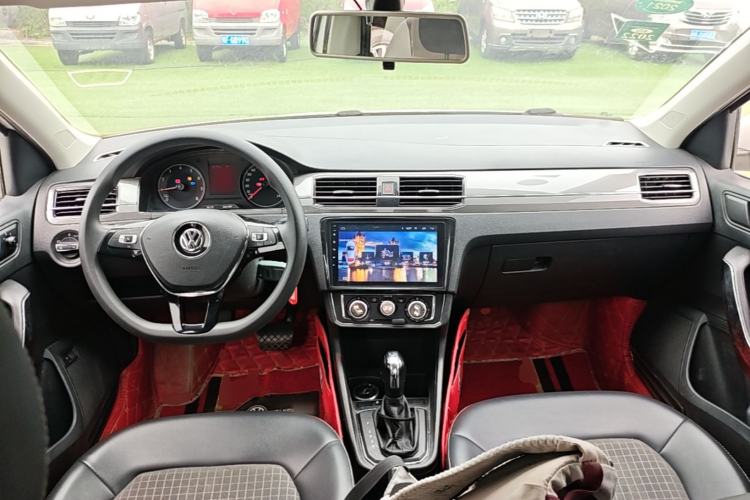 Used Volkswagen Santana 2018 1.5L Automatic Comfort Edition Center Console