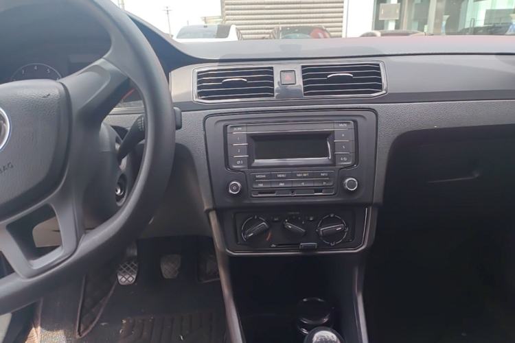 Used Volkswagen Santana 2018 1.5L Manual Fashion Edition Center Console