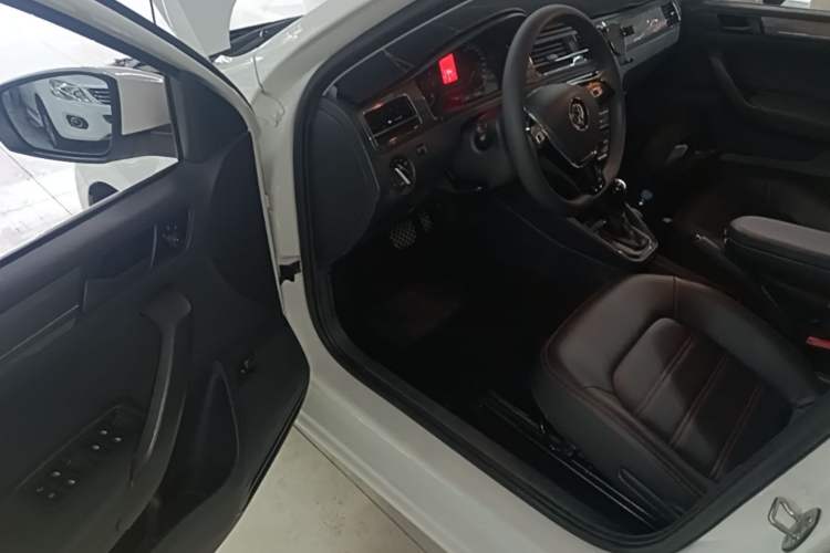 Used Volkswagen Santana 2018 1.5L Automatic Fashion Edition Driver Seat