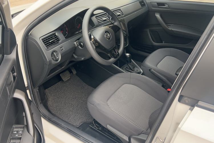 Used Volkswagen Santana 2018 1.5L Automatic Fashion Edition Driver Seat