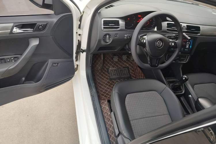 Used Volkswagen Santana 2018 1.5L Manual Comfort Edition Driver Seat