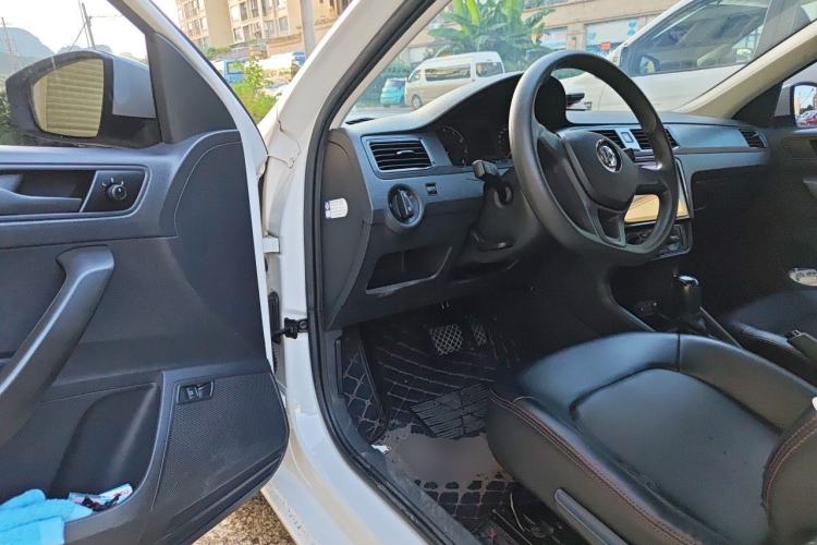 Used Volkswagen Santana 2018 1.5L Automatic Fashion Edition Driver Seat