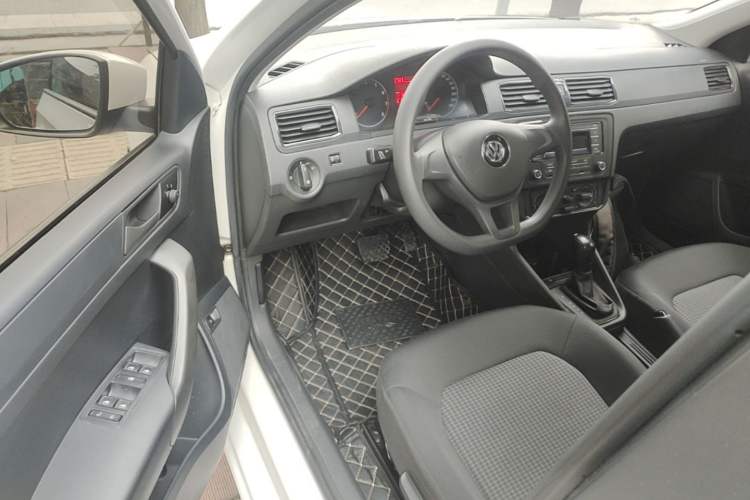 Used Volkswagen Santana 2018 1.5L Automatic Fashion Edition Driver Seat