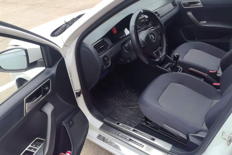 Used Volkswagen Santana 2018 1.5L Manual Fashion Edition Driver Seat
