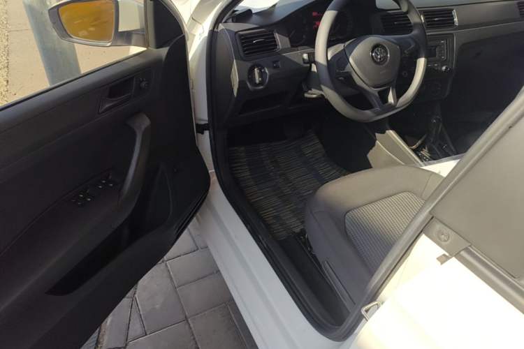 Used Volkswagen Santana 2018 1.5L Automatic Fashion Edition Driver Seat