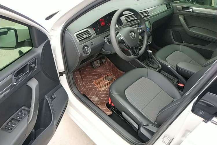 Used Volkswagen Santana 2018 1.5L Automatic Comfort Edition Driver Seat