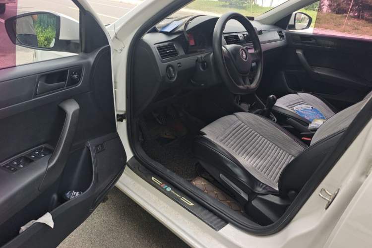 Used Volkswagen Santana 2018 1.5L Manual Fashion Edition Driver Seat