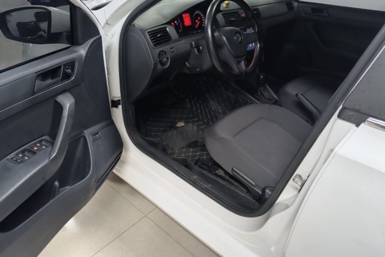 Used Volkswagen Santana 2018 1.5L Automatic Fashion Edition Driver Seat