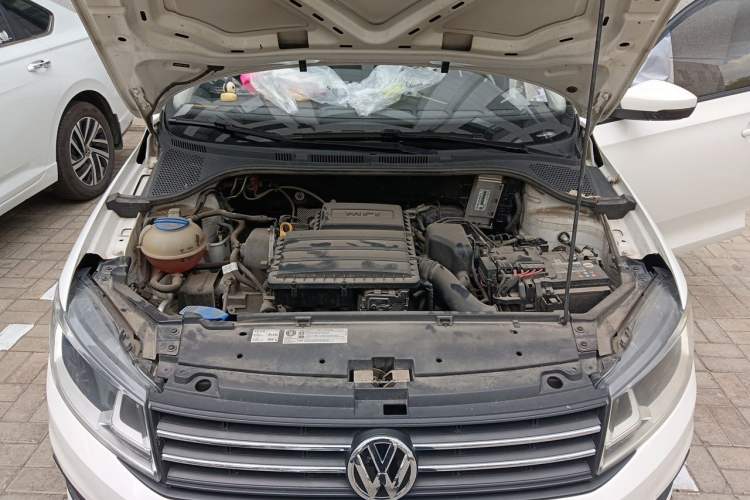 Used Volkswagen Santana 2018 1.5L Automatic Fashion Edition Engine Bay