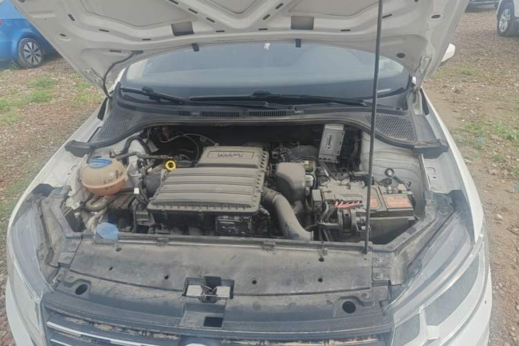 Used Volkswagen Santana 2018 1.5L Automatic Fashion Edition Engine Bay