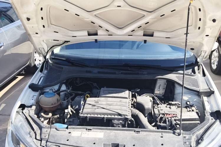 Used Volkswagen Santana 2018 1.5L Automatic Fashion Edition Engine Bay