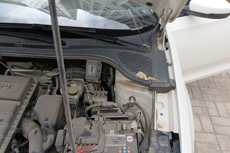 Used Volkswagen Santana 2018 1.5L Automatic Fashion Edition Engine Bay Left