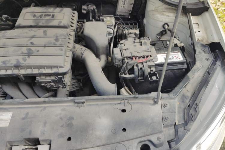 Used Volkswagen Santana 2018 1.5L Manual Fashion Edition Engine Bay Left