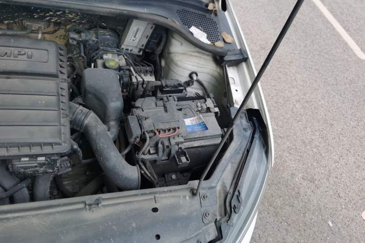 Used Volkswagen Santana 2018 1.5L Automatic Fashion Edition Engine Bay Left