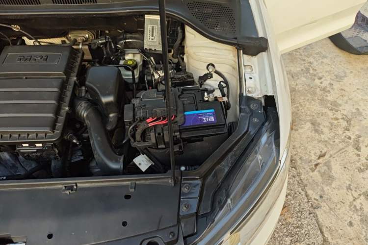 Used Volkswagen Santana 2018 1.5L Automatic Fashion Edition Engine Bay Left