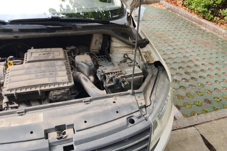 Used Volkswagen Santana 2018 1.5L Manual Fashion Edition Engine Bay Left