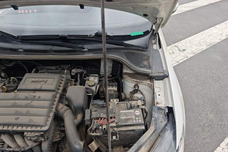 Used Volkswagen Santana 2018 1.5L Manual Fashion Edition Engine Bay Left