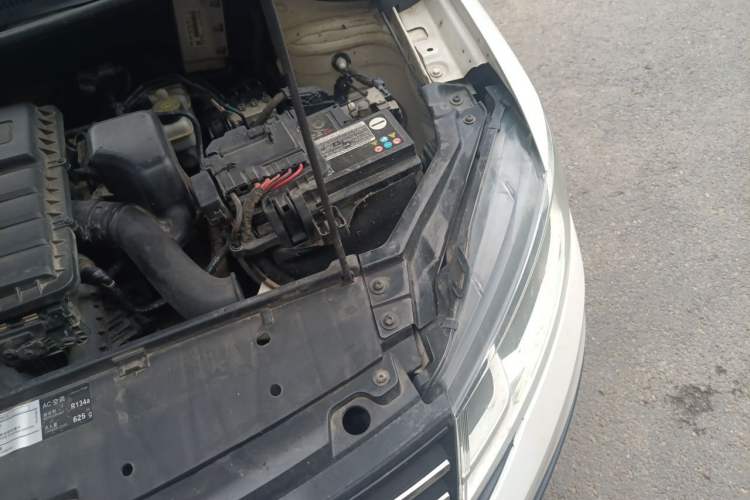Used Volkswagen Santana 2018 1.5L Automatic Fashion Edition Engine Bay Left