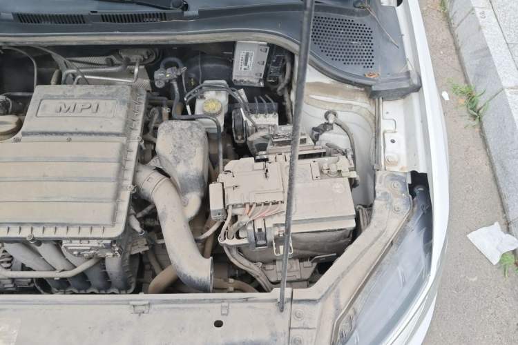 Used Volkswagen Santana 2018 1.5L Automatic Fashion Edition Engine Bay Left